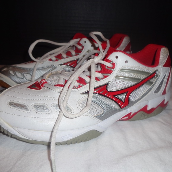 mizuno volleyball shoes size 8.5